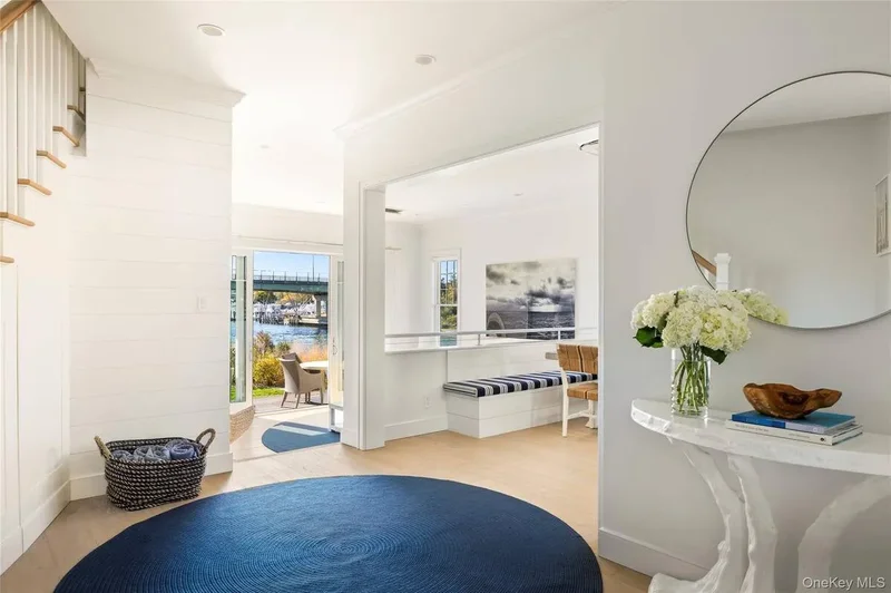 17 Old Boathouse Lane S, Hampton Bays, New York, United States. - Photo 4
