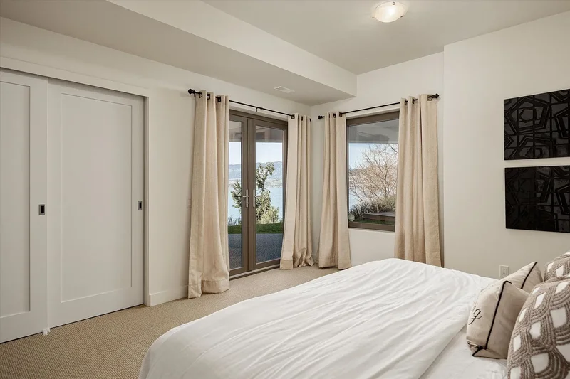 5560 Lakeshore Road, Kelowna, BC V1W 4J4, Kelowna, British Columbia, Canada. - Photo 37