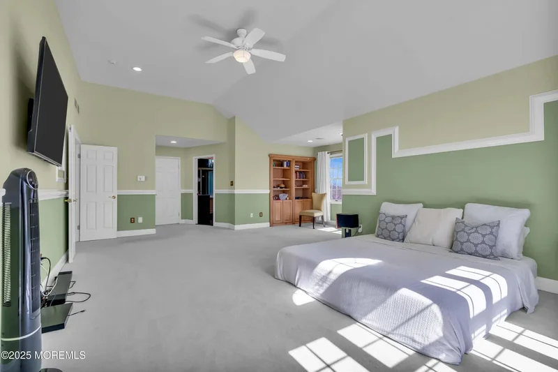 2 Chestnut Hill Drive, Manalapan, NJ 07726, Manalapan, NJ, United States. - Photo 26