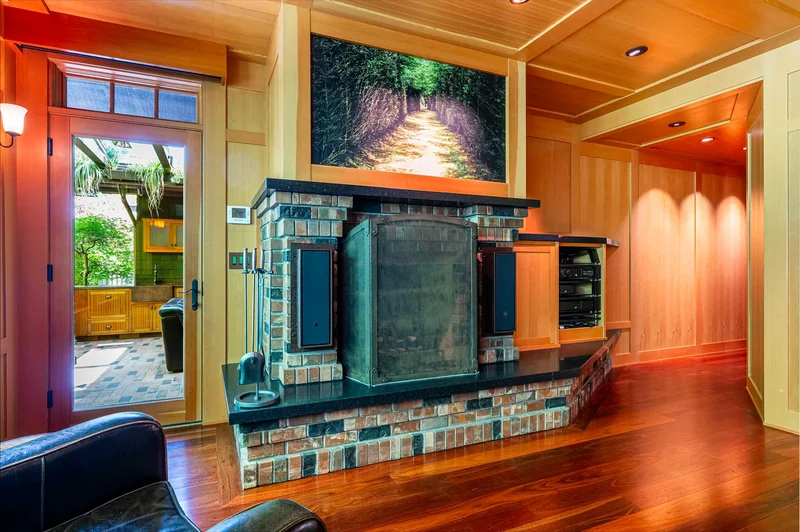 99 Granite, Ashland, OR, 97520, USA, Ashland, Oregon, United States. - Photo 15