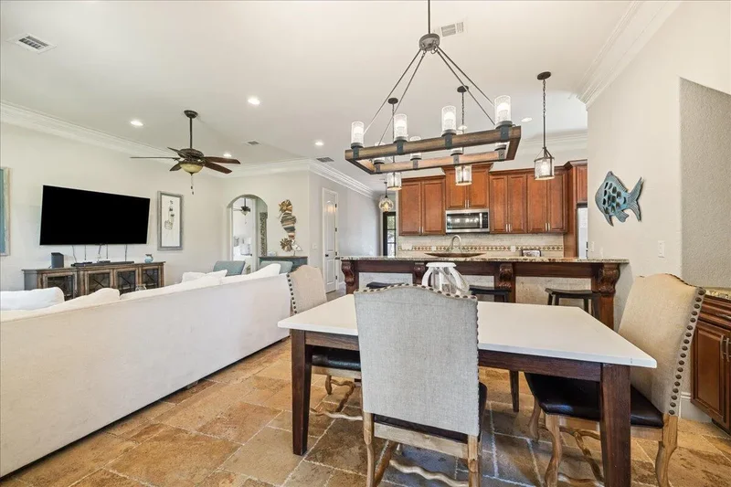 Miramar Beach, Florida, United States. - Photo 24