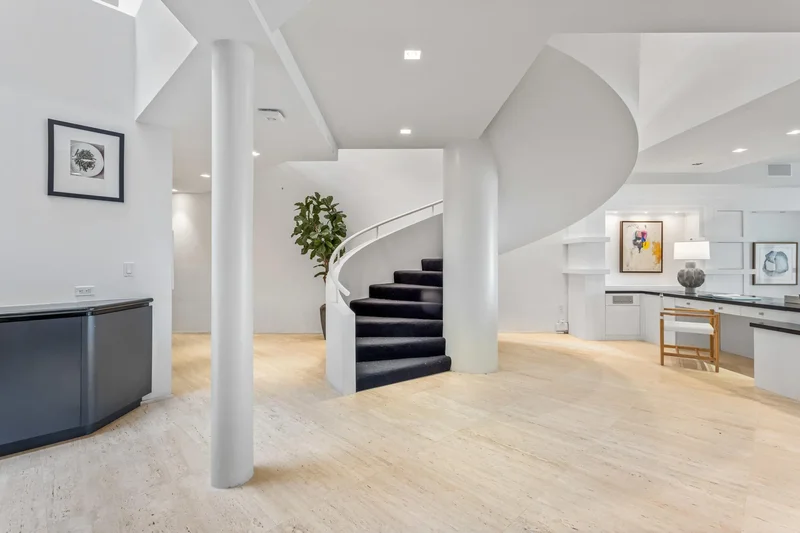 2 Sloans Curve Drive, Palm Beach, Florida, United States. - Photo 33