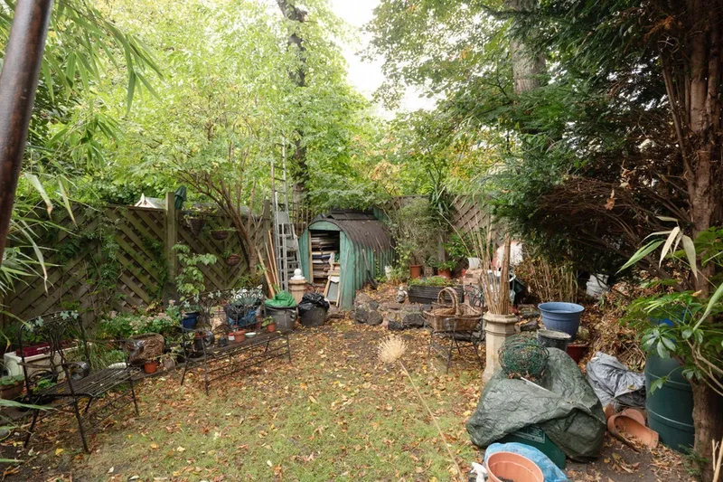 Oakhurst Grove, London, England, United Kingdom. - Photo 8
