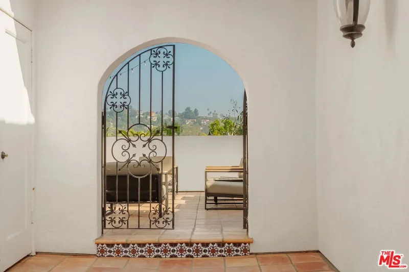 6216 Primrose Avenue, Los Angeles, California, United States. - Photo 26