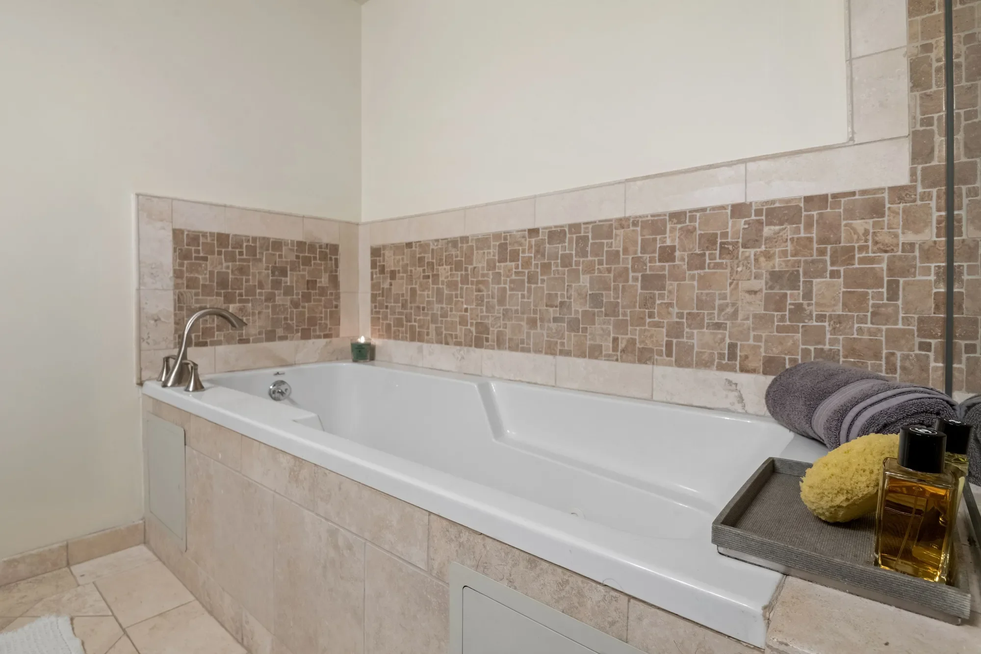 6221 Monterey Road #304 , Los Angeles, CA 90042, Los Angeles, California, United States. - Photo 4
