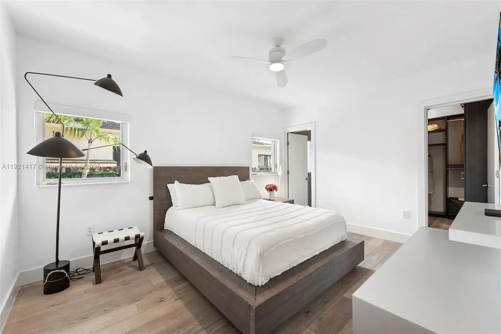970 S Shore Dr, Miami Beach, Florida, United States. - Photo 15