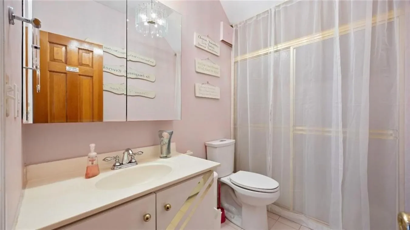 16 Nicolosi, New York, New York, United States. - Photo 15