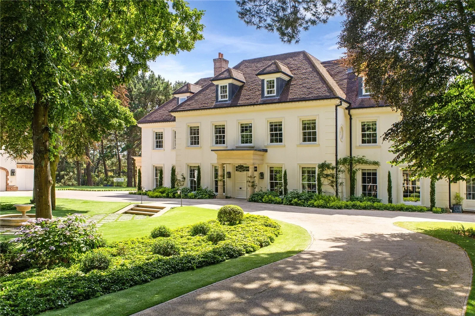 Exterior photo 7