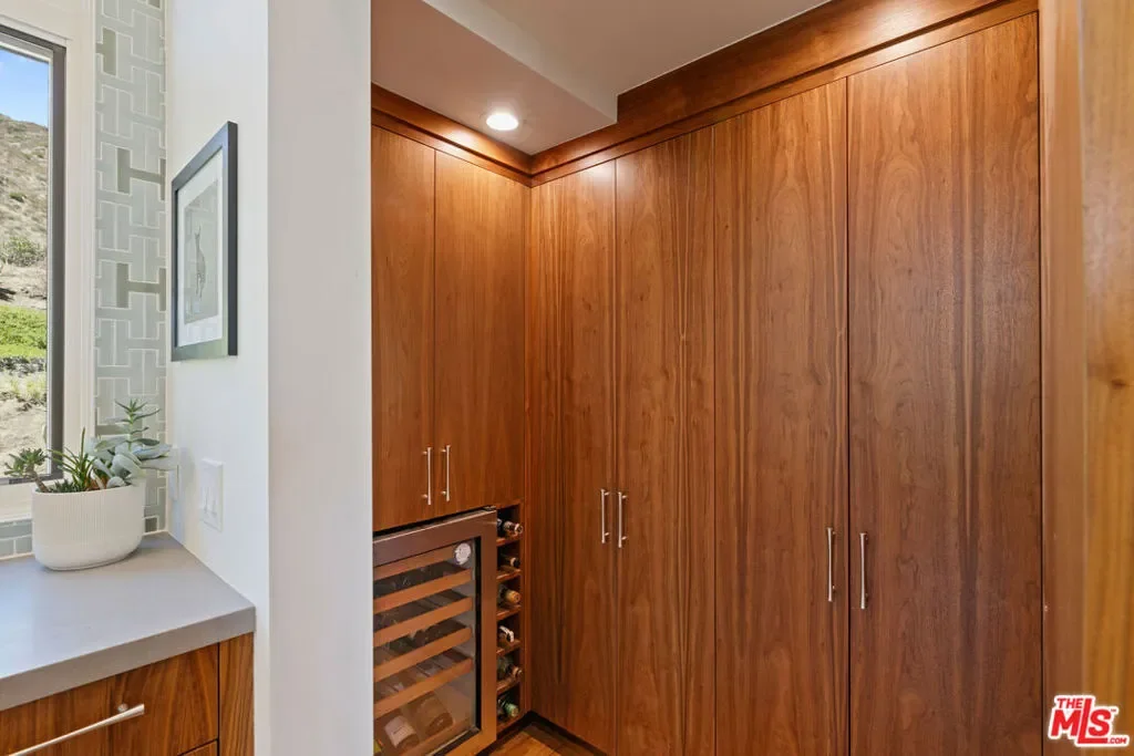 34067 Mulholland Highway, Malibu, California, United States. - Photo 47