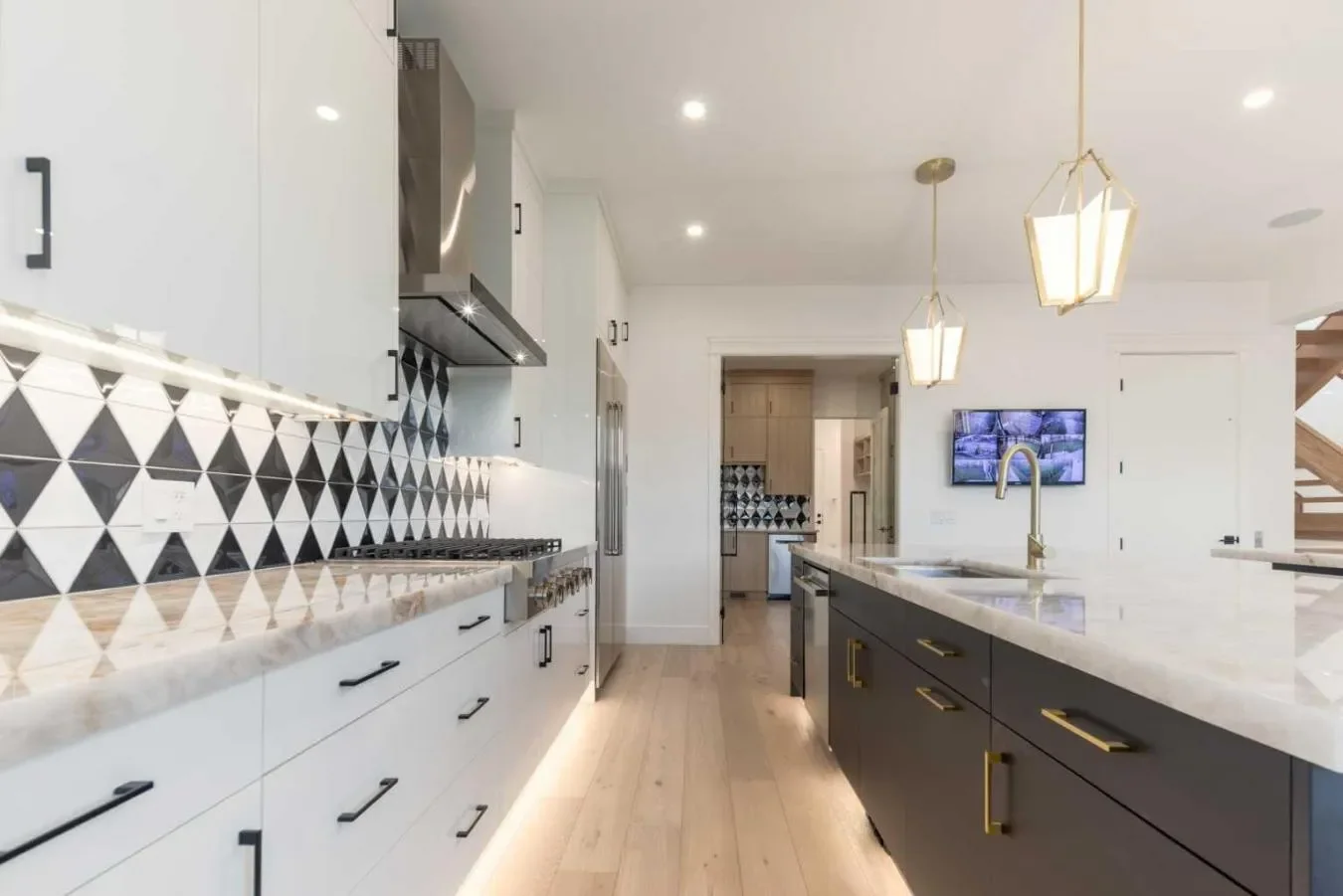 18 Damkar Drive, Calgary, Alberta, Canada. - Photo 17