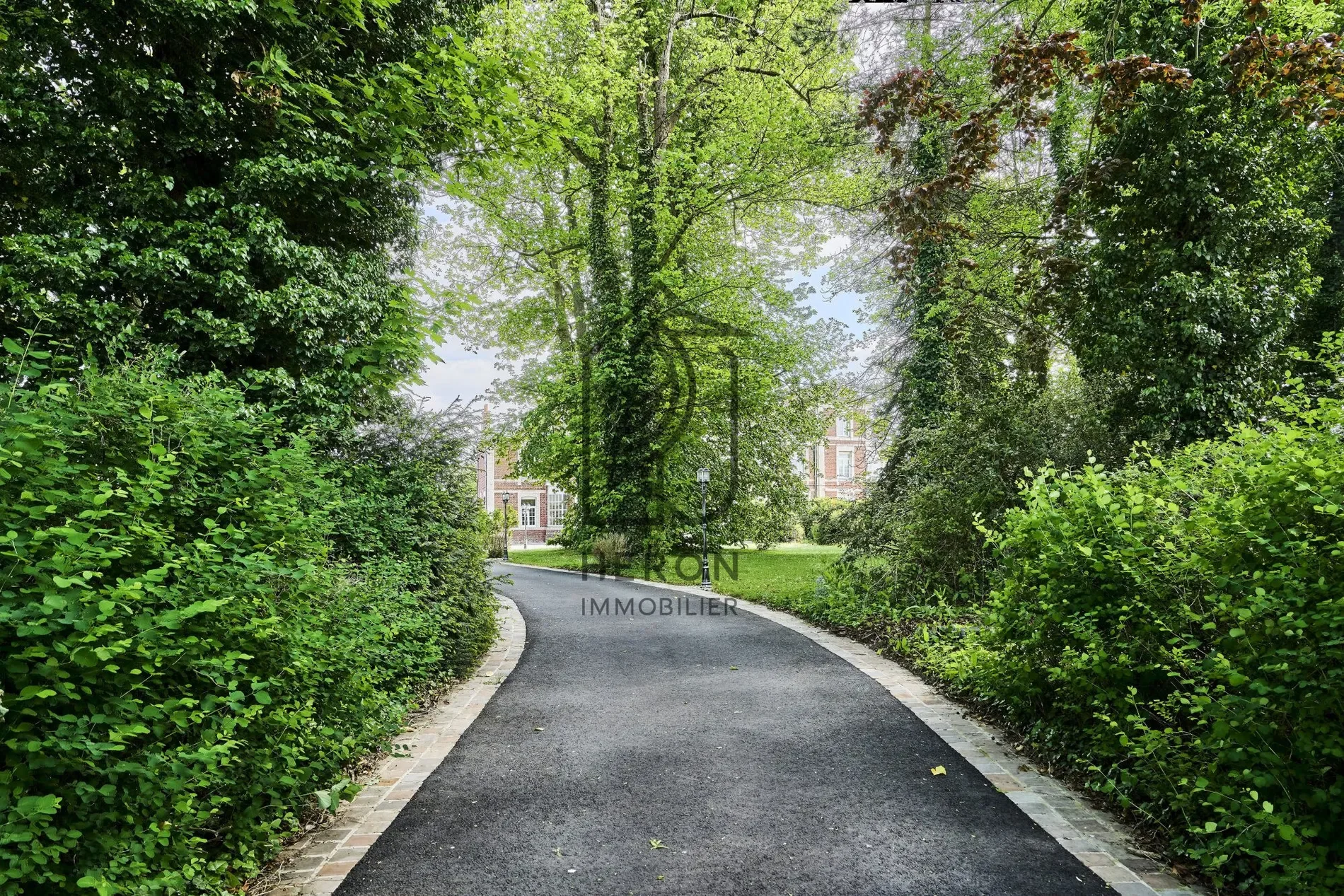 Divion, Divion, Divion, Hauts-de-France, France. - Photo 3