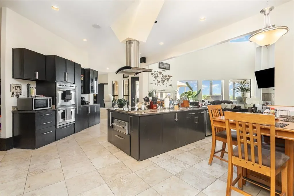 1031 Mallard Pointe Drive, Grand Prairie, Texas, United States. - Photo 13
