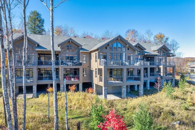 1035 Allée de Verbier 205, Mont-Tremblant, Quebec, Canada. - Photo 21