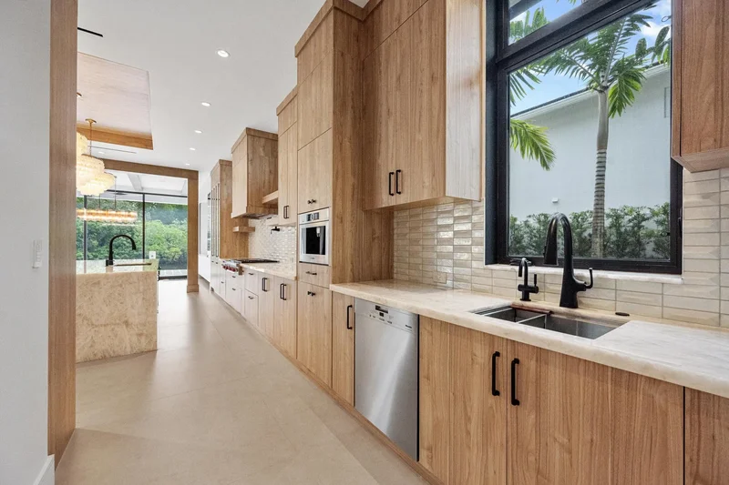 Extraordinary Living in Carriage Hill