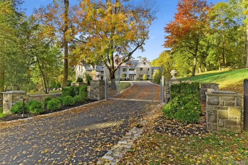 2 Barry Court, Katonah, New York, United States. - Photo 4