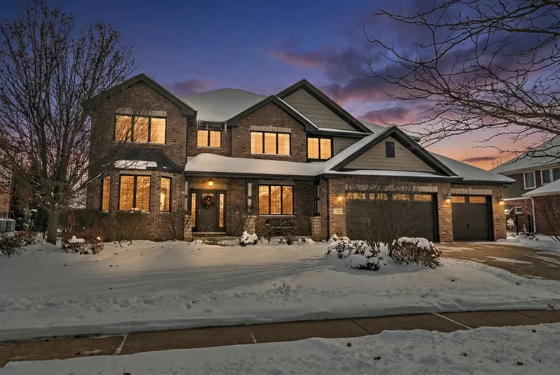 5 Bedrooms Single Family Detached