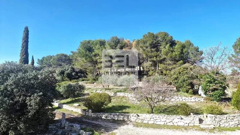 L'Isle-sur-la-Sorgue, Provence-Alpes-Côte d'Azur, France. - Photo 22