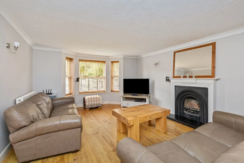 5 Westons Close Pondtail Drive, Horsham, RH12 5JA, Horsham, England, United Kingdom. - Photo 4