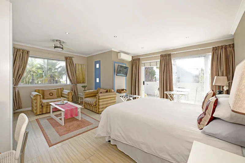 Sunset Decks Guesthouse | Sunset Beach, Cape Town | For Sale: R12,995,000