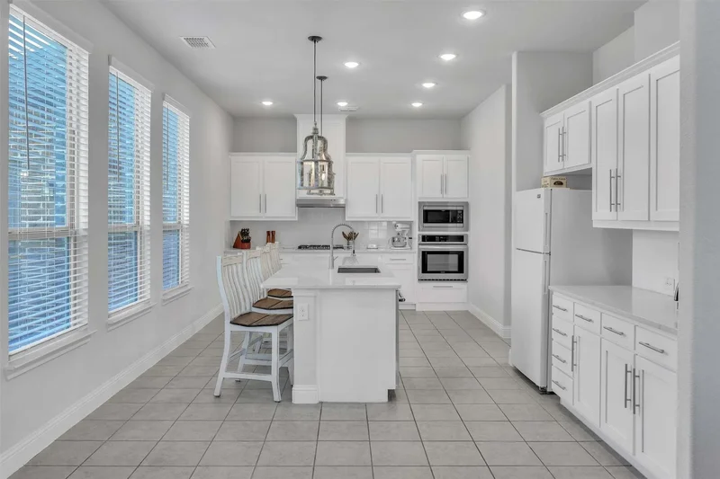 227 Spruce Valley Drive, Justin, TX 76247, Fort Worth, Texas, United States. - Photo 3