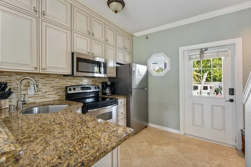 5110 Sunset Village Drive, Duck Key, FL 33050, Duck Key, Florida, United States. - Photo 4