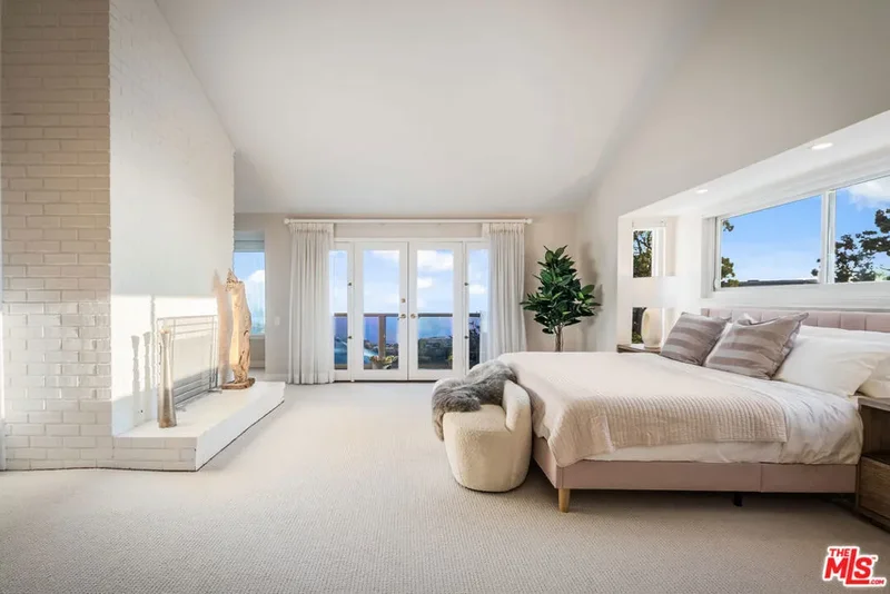 23255 W Paloma Blanca Drive, Malibu, California, United States. - Photo 22