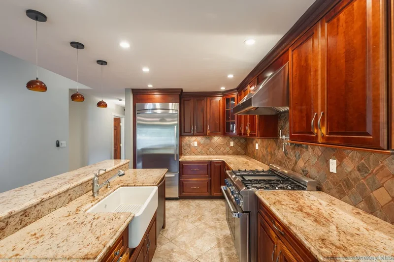 41-16 249th Street , Little Neck, NY 11363, New York, New York, United States. - Photo 3