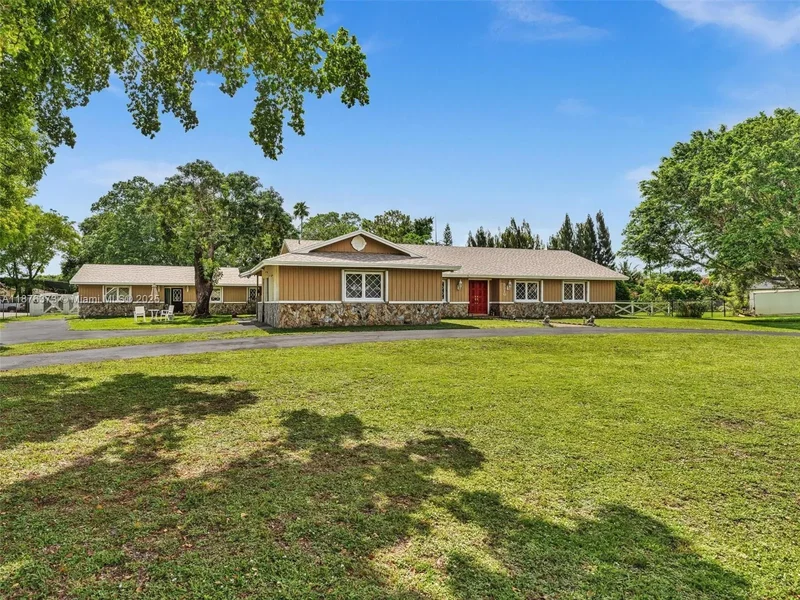 5310 SW 109th Ave, Davie, FL 33328, Davie, Florida, United States. - Photo 5