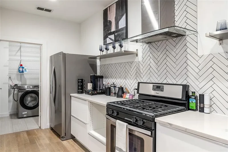 1002 Mobile Street 1, Dallas, Texas, United States. - Photo 17