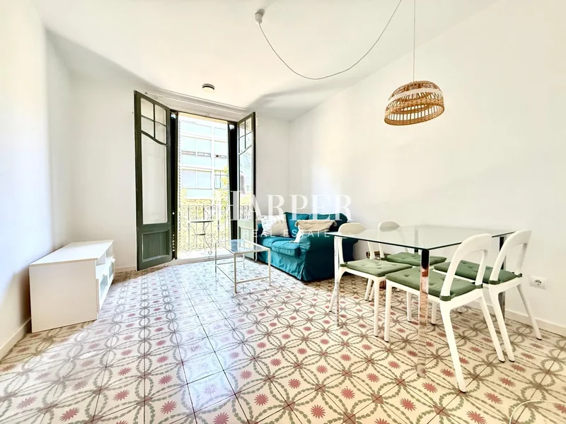 Spacious And Bright 5 Bedroom Apartment In La Nova Esquerra De L’eixample