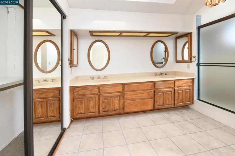 319 Oak Glen Ct, Martinez, California, United States. - Photo 24