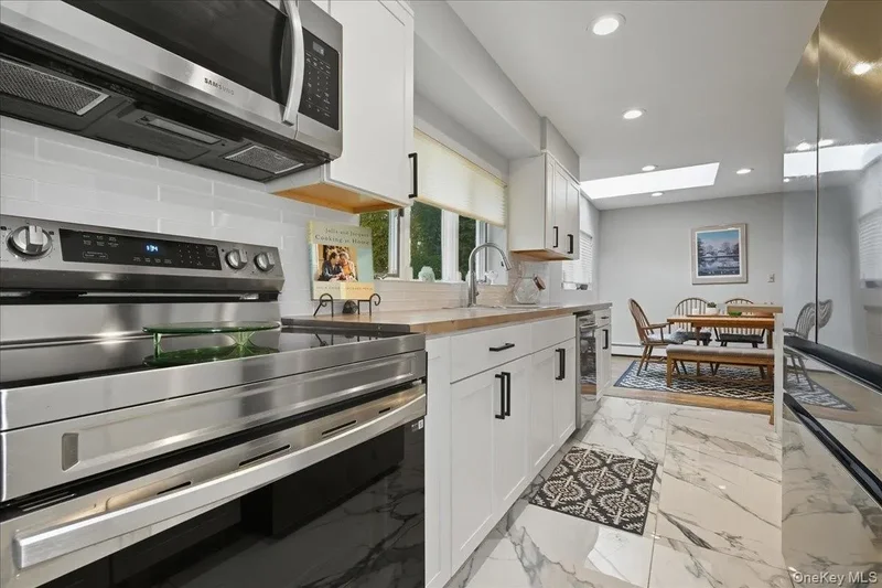 16 Ridge Drive E, Roslyn, NY, 11576, USA, Roslyn, New York, United States. - Photo 14