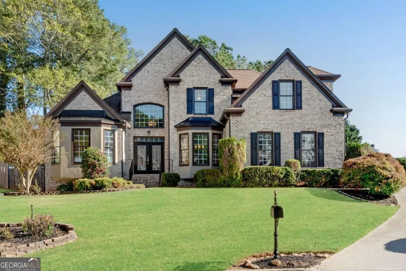 Single Family Residence in Johns Creek