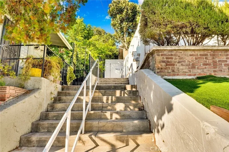 1925 Berkeley, Echo Park, CA 90026, Los Angeles, California, United States. - Photo 20