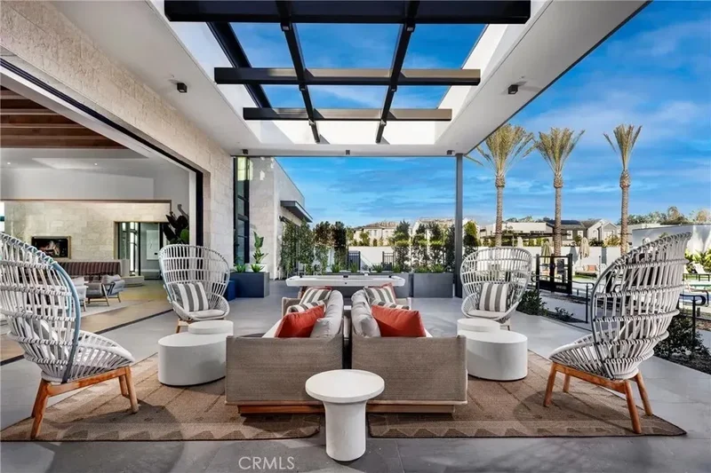 120 Chapman, Lake Forest, California, United States. - Photo 32