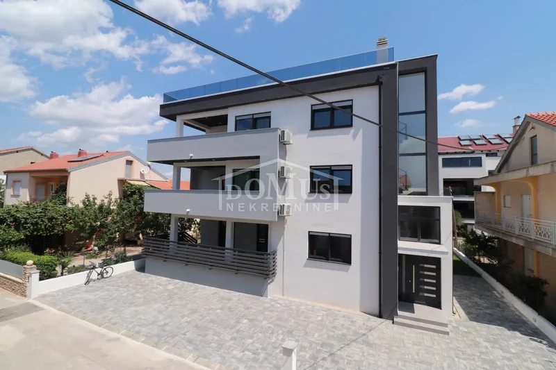 Vodice, near the beach Lovetovo, Penthouse 3-bedroom, with a large roof terracet, with its own yard