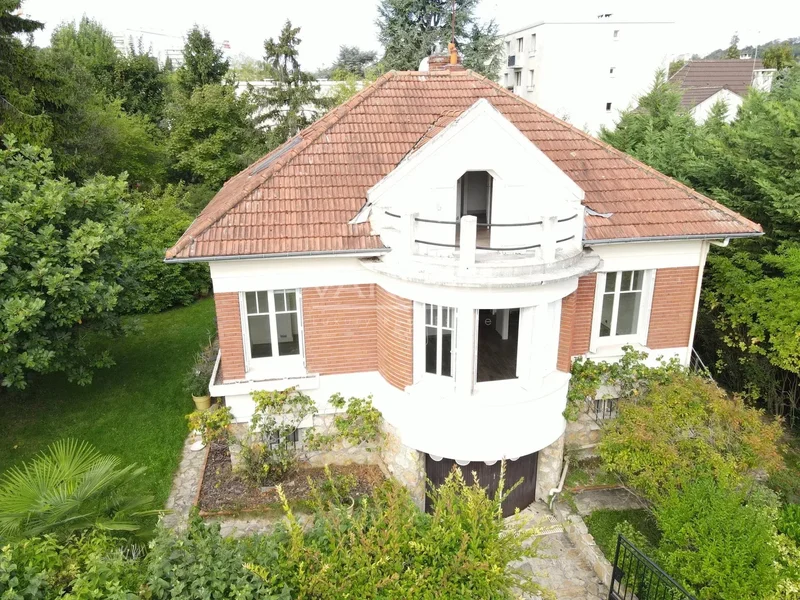 Sceaux House