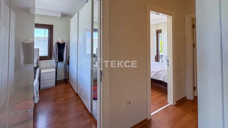 Detached Villa with Pool Close to Amenities in Alaçatı Çeşme