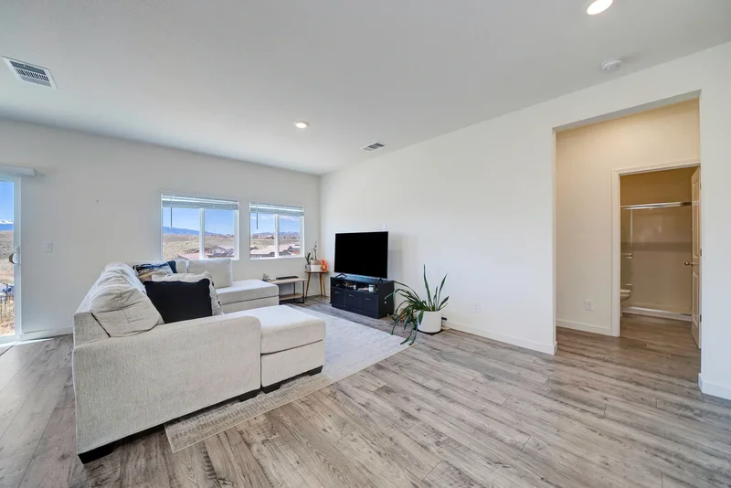 2040 Painted Sky Way, Sun Valley, NV 89433, Sun Valley, Nevada, United States. - Photo 4