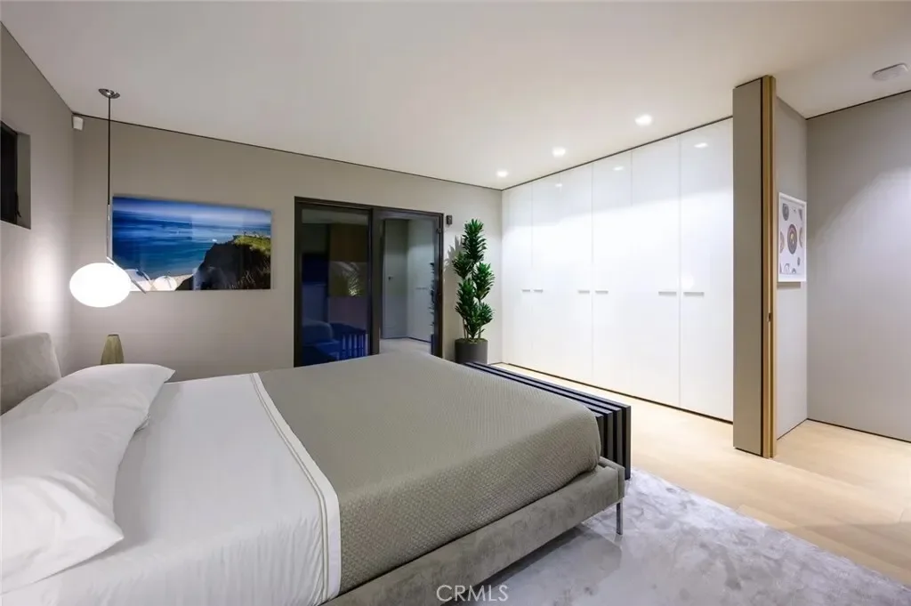 8808 Thrasher Avenue, Los Angeles, California, United States. - Photo 18