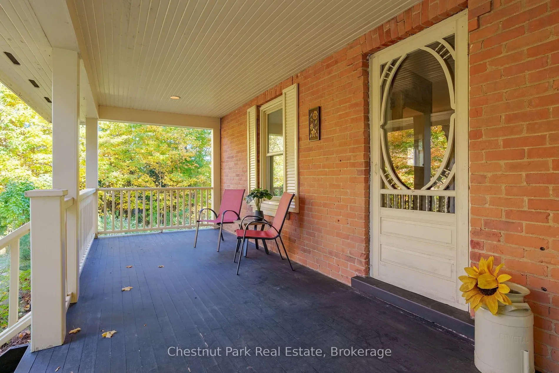 Exterior photo 8