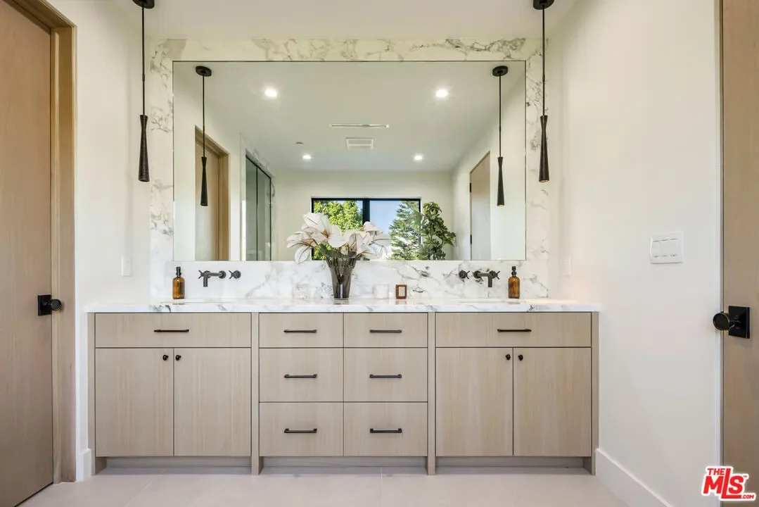 4828 Radford Ave, Los Angeles, California, United States. - Photo 17