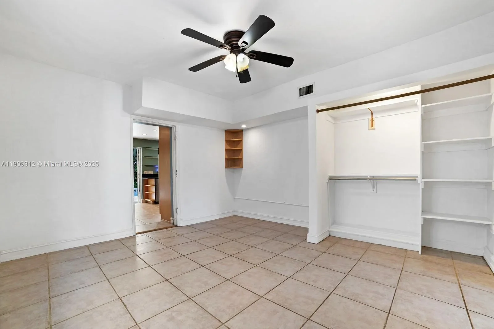 3470 N Meridian Ave, Miami Beach, Florida, United States. - Photo 20
