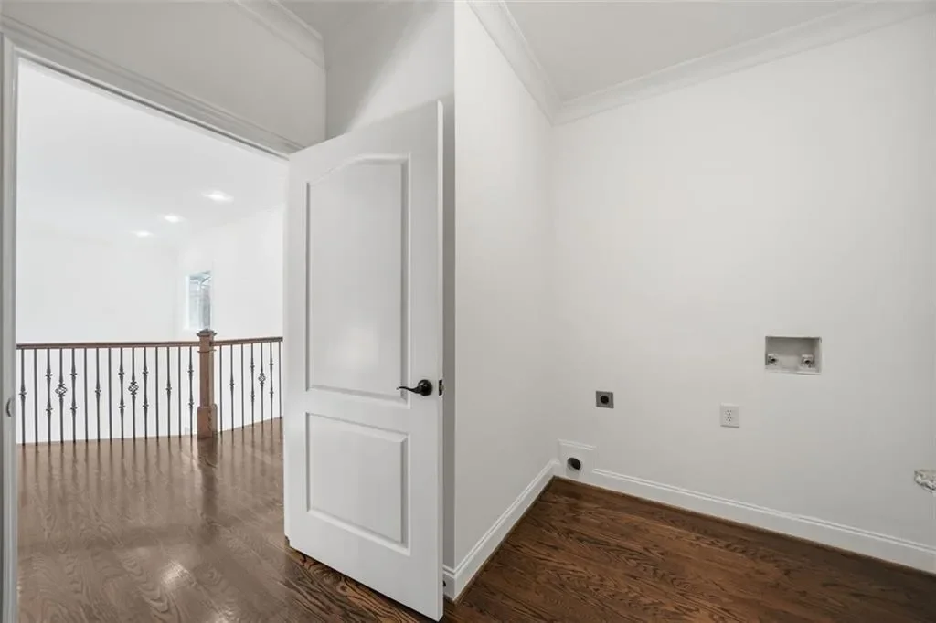 7611 Regency Circle, Sandy Springs, GA 30350, Atlanta, Georgia, United States. - Photo 21