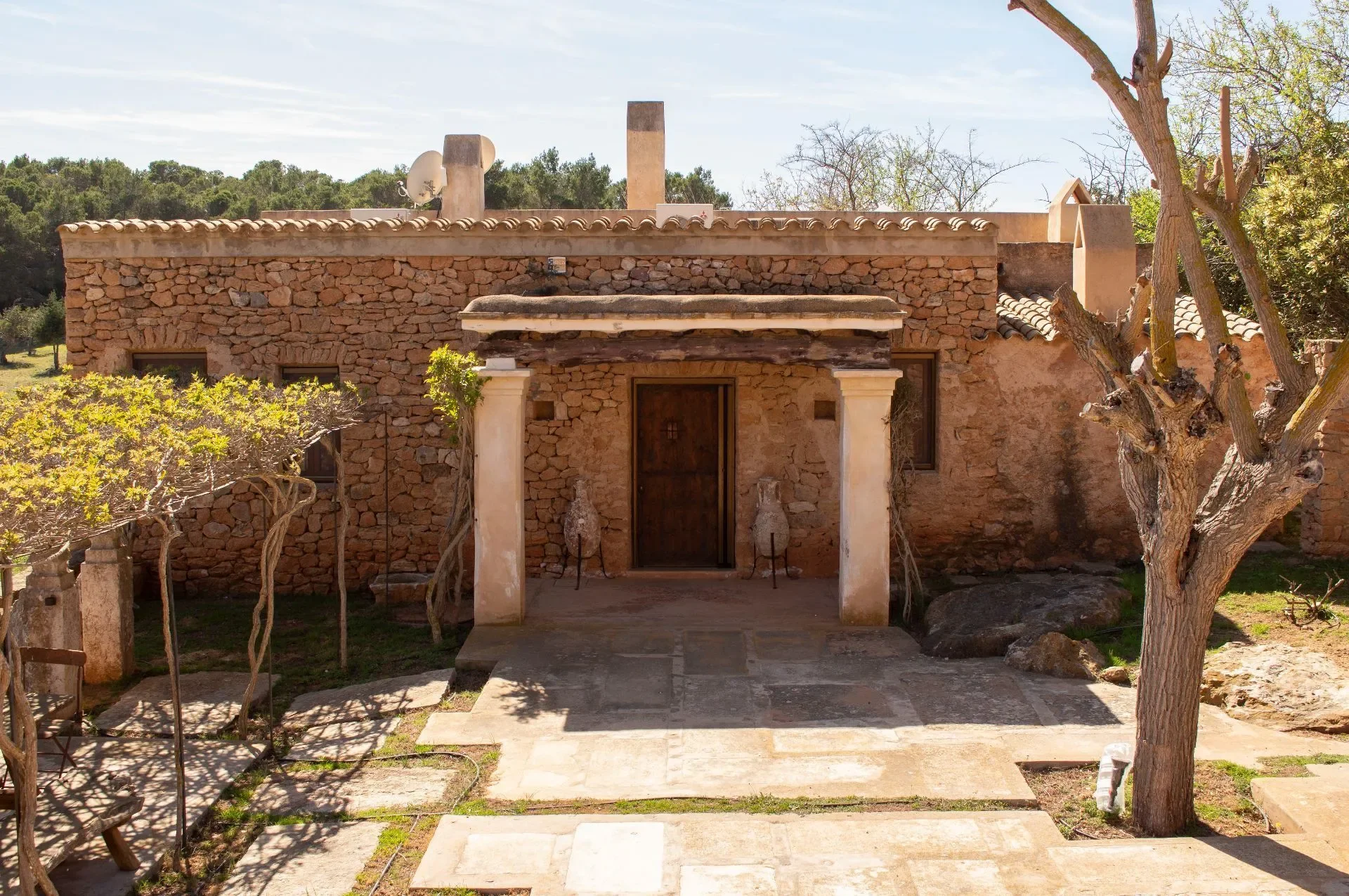 Exterior photo 9