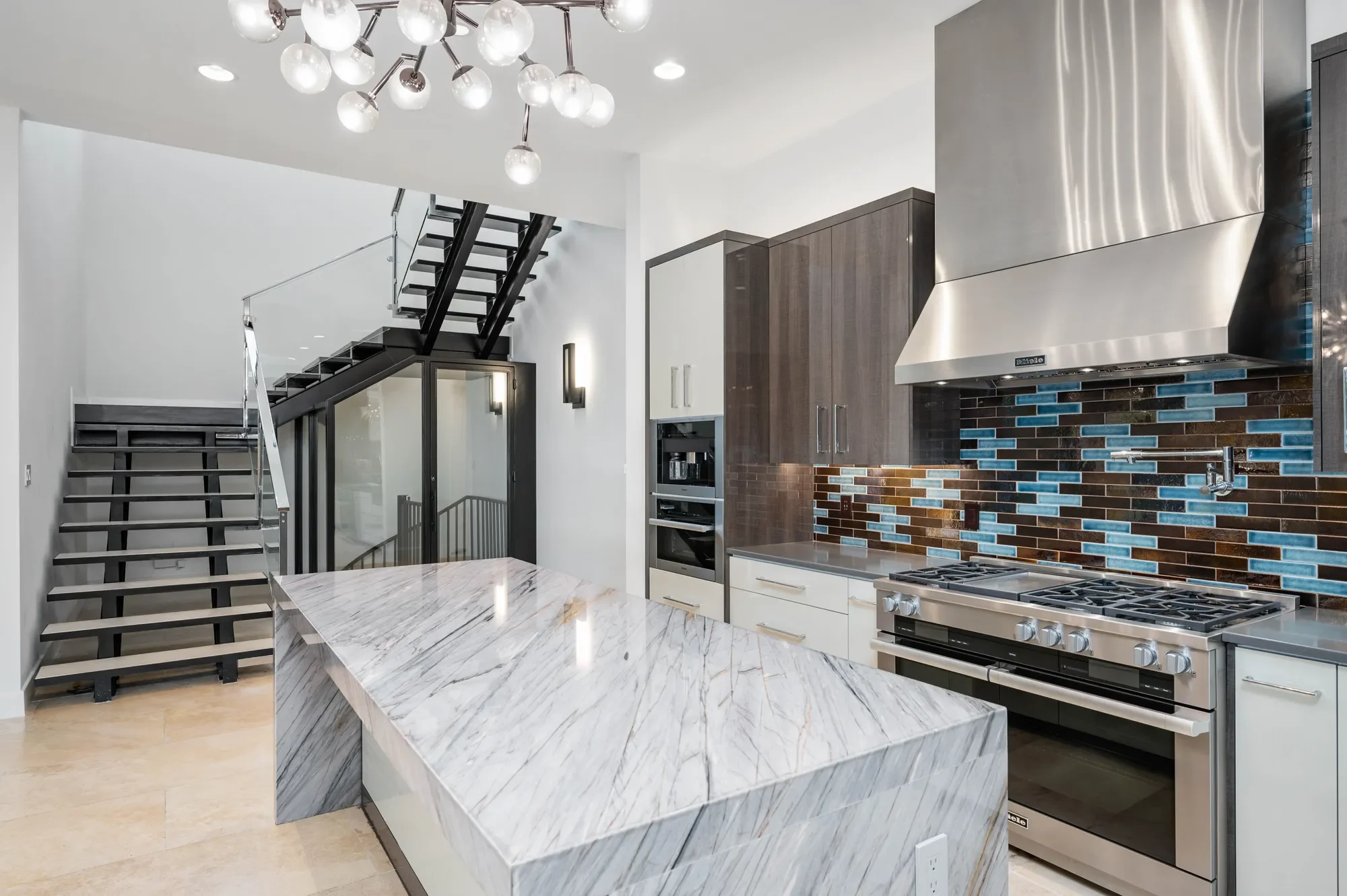 100 Canterbury Hill Street , San Antonio, TX 78209, San Antonio, Texas, United States. - Photo 13