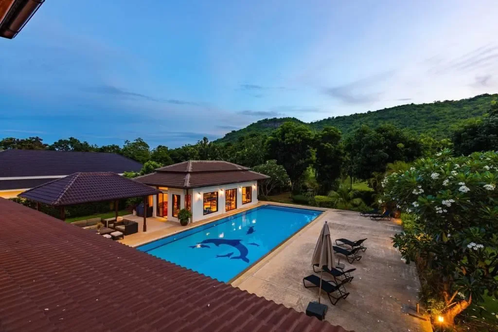 Prachuap Khiri Khan,, Cha-am, Phetchaburi, Thailand. - Photo 1