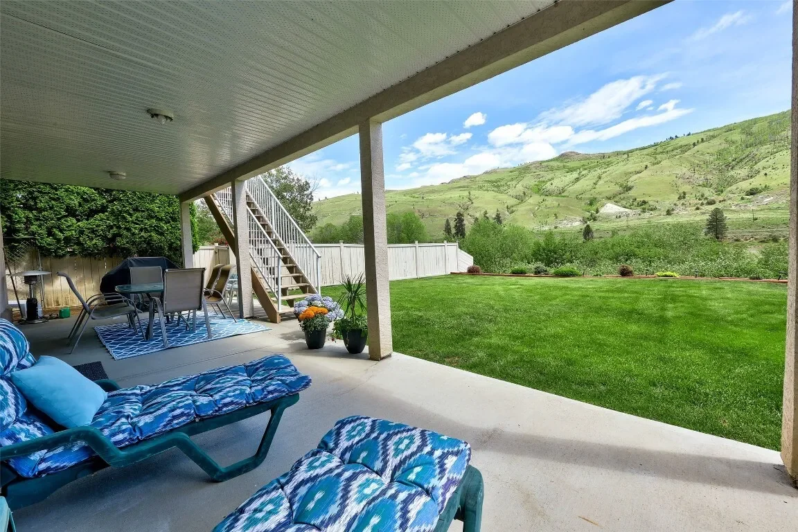 Exterior photo 9