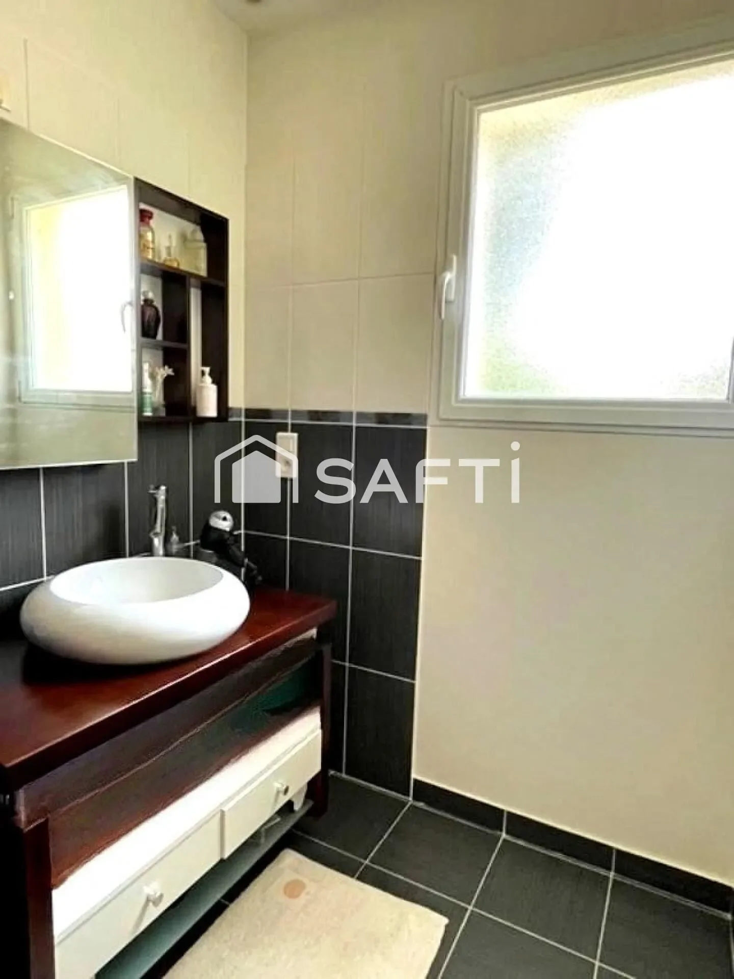 Gallery photo 3
