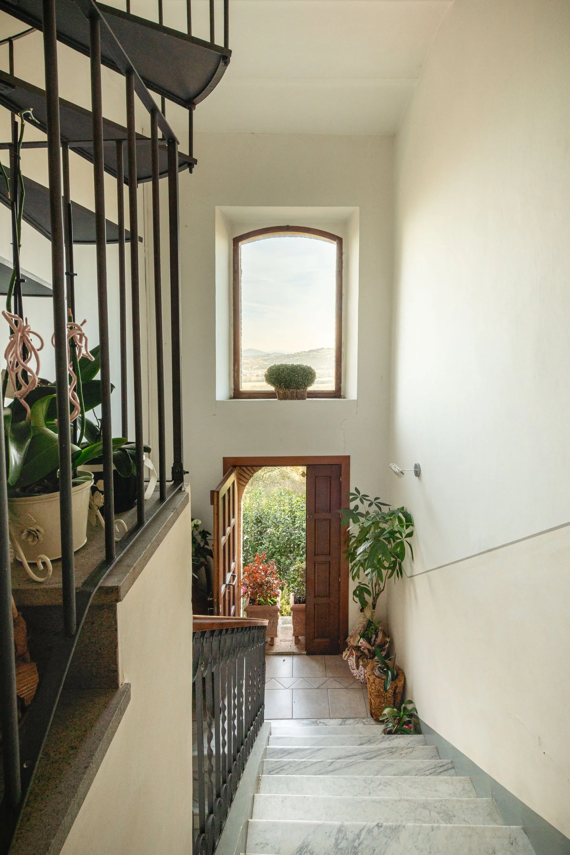 Exterior photo 2